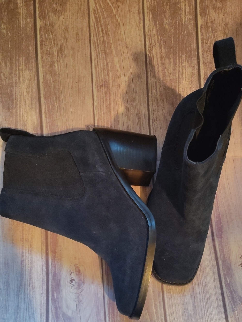 Design Lab Lord & Taylor Black Suede Chelsea Ankle Booties
